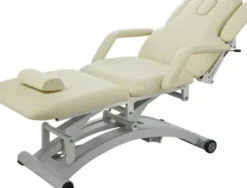 Kosmetikeinrichtungen* Kosmetikliege Malve II