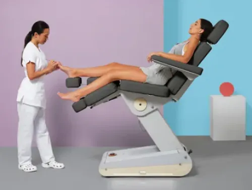 Fusspflegeeinrichtungen* Naggura Fusspflegestuhl SWOP P3 PRO Podo